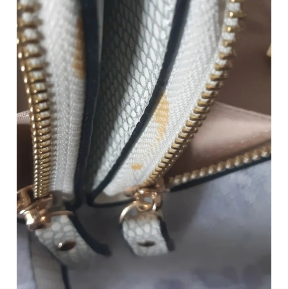 SONDRA ROBERTS SQUARED crossbody wristlet clutch grey faux croc purse minimalist - Picture 9 of 11